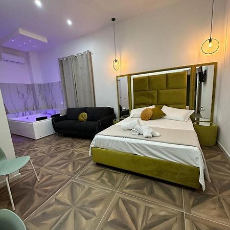 San Ferdinando Suite Room Наполи Екстериор снимка
