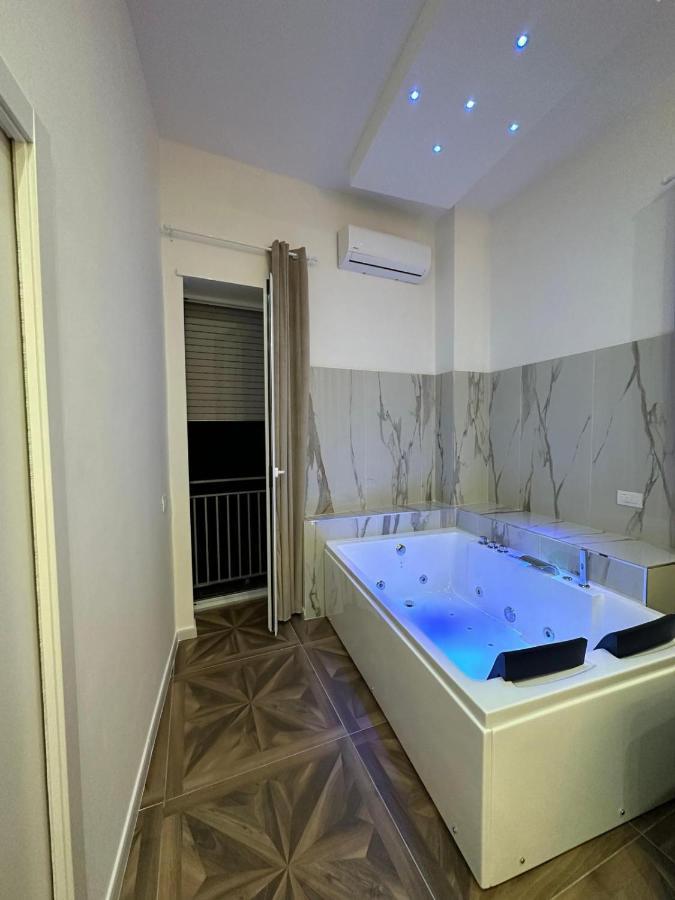San Ferdinando Suite Room Наполи Екстериор снимка