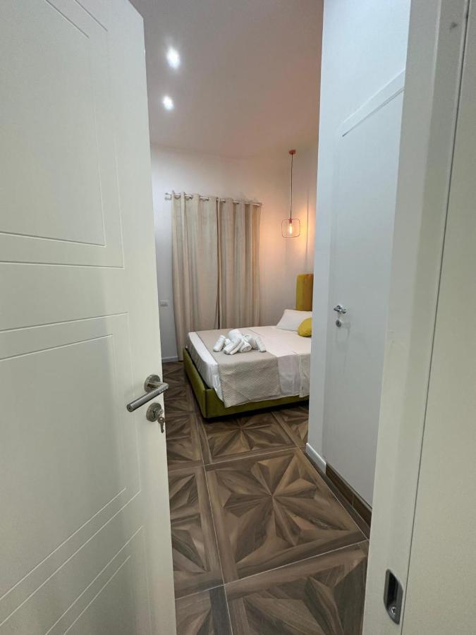 San Ferdinando Suite Room Наполи Екстериор снимка