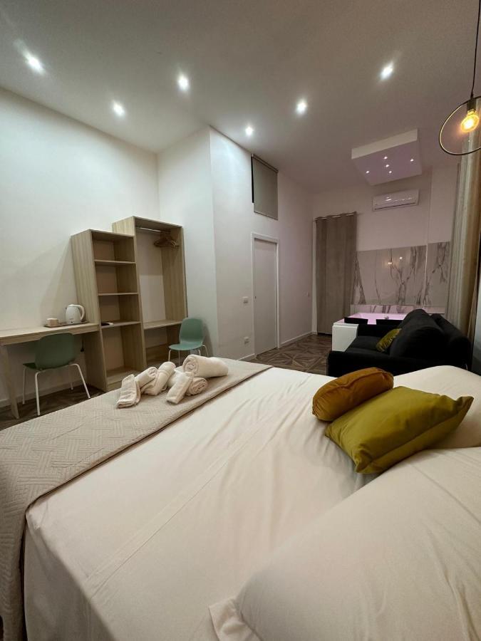 San Ferdinando Suite Room Наполи Екстериор снимка