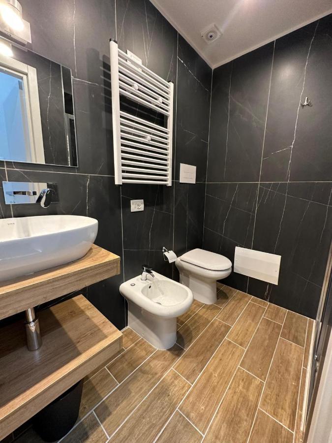 San Ferdinando Suite Room Наполи Екстериор снимка