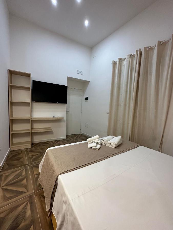 San Ferdinando Suite Room Наполи Екстериор снимка