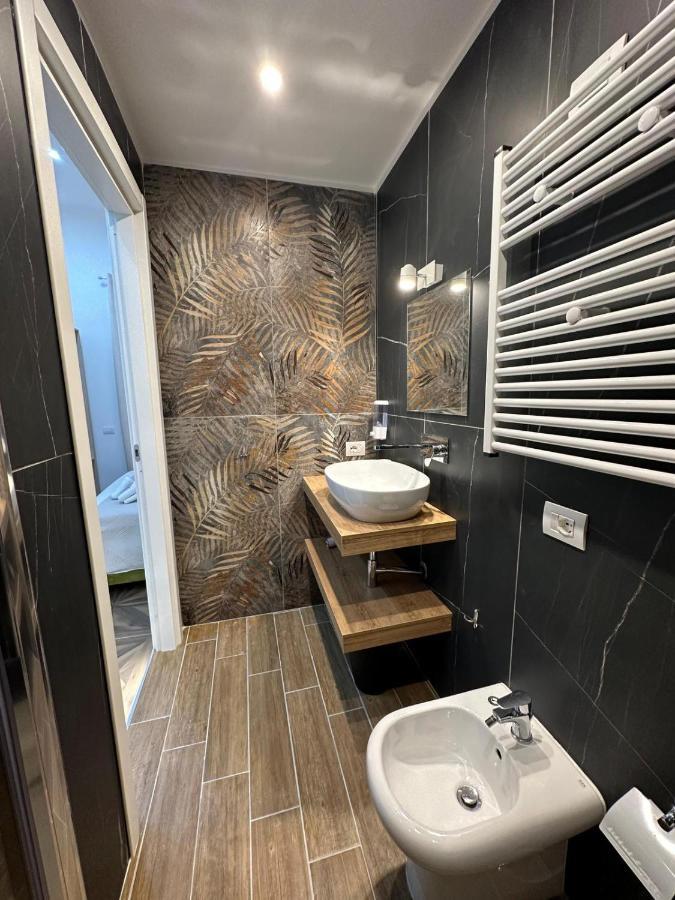 San Ferdinando Suite Room Наполи Екстериор снимка