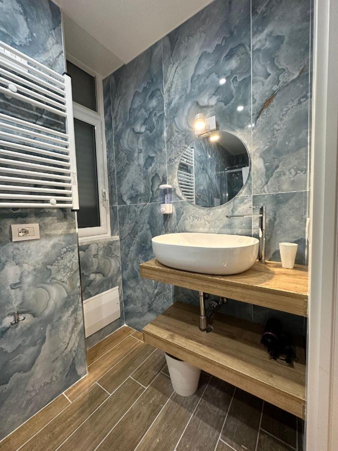 San Ferdinando Suite Room Наполи Екстериор снимка