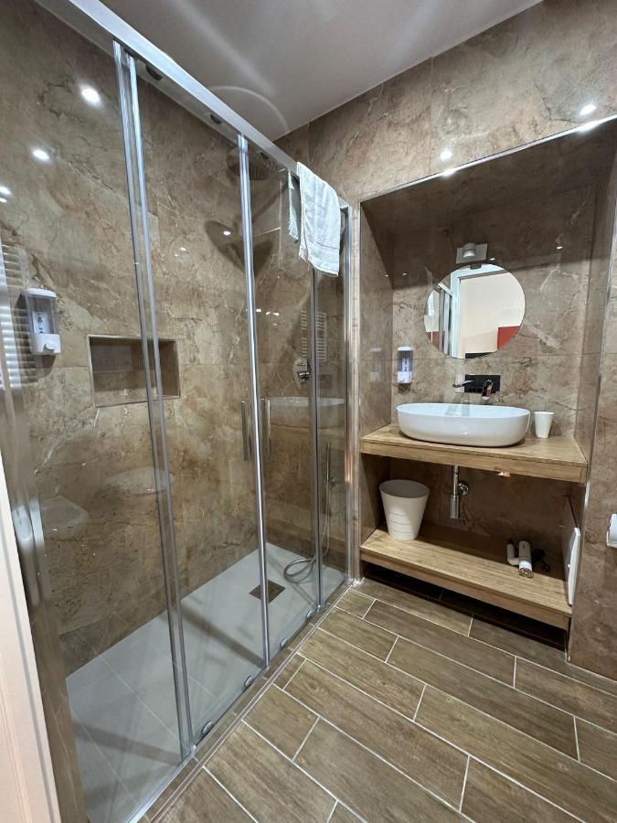 San Ferdinando Suite Room Наполи Екстериор снимка