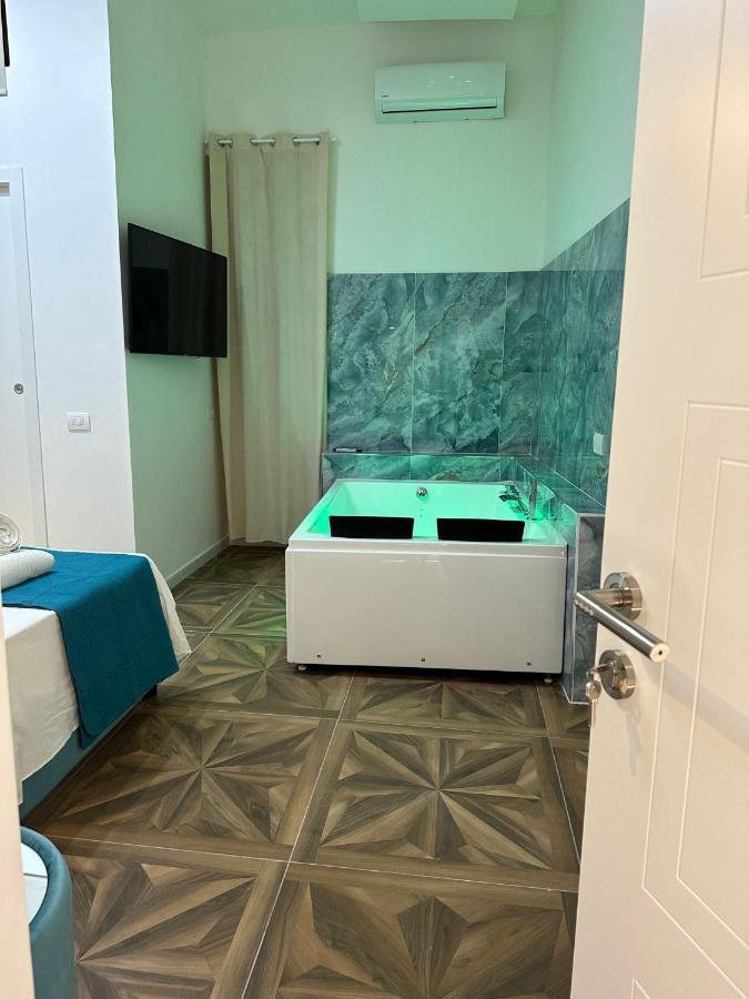 San Ferdinando Suite Room Наполи Екстериор снимка