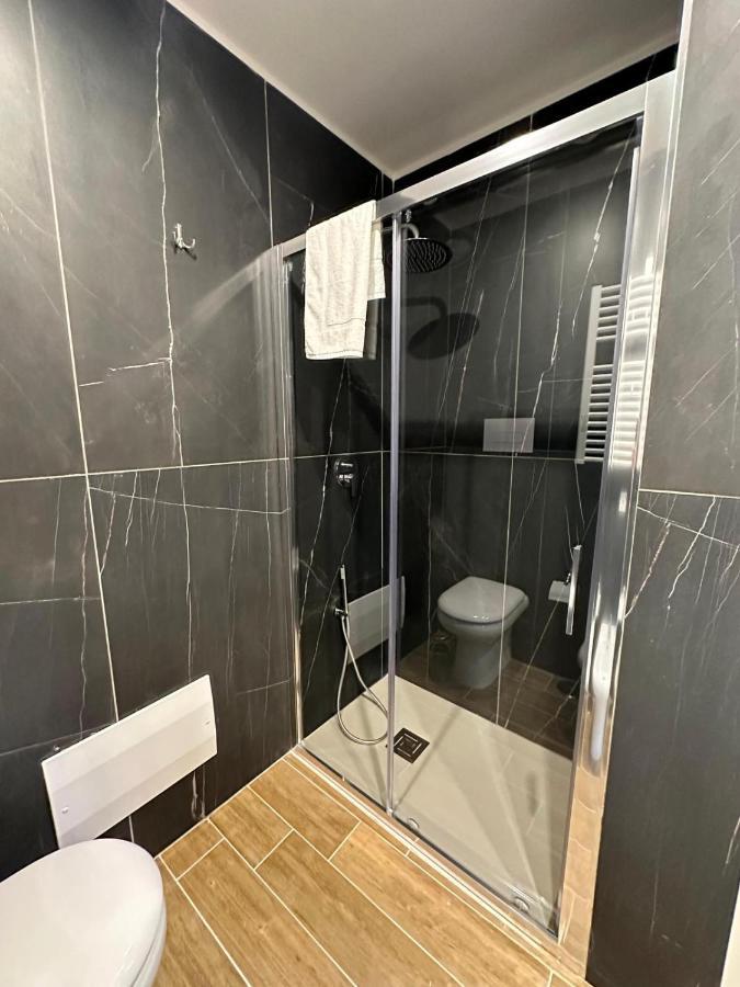 San Ferdinando Suite Room Наполи Екстериор снимка