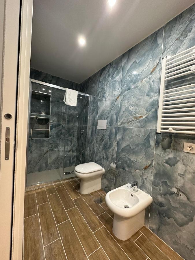 San Ferdinando Suite Room Наполи Екстериор снимка