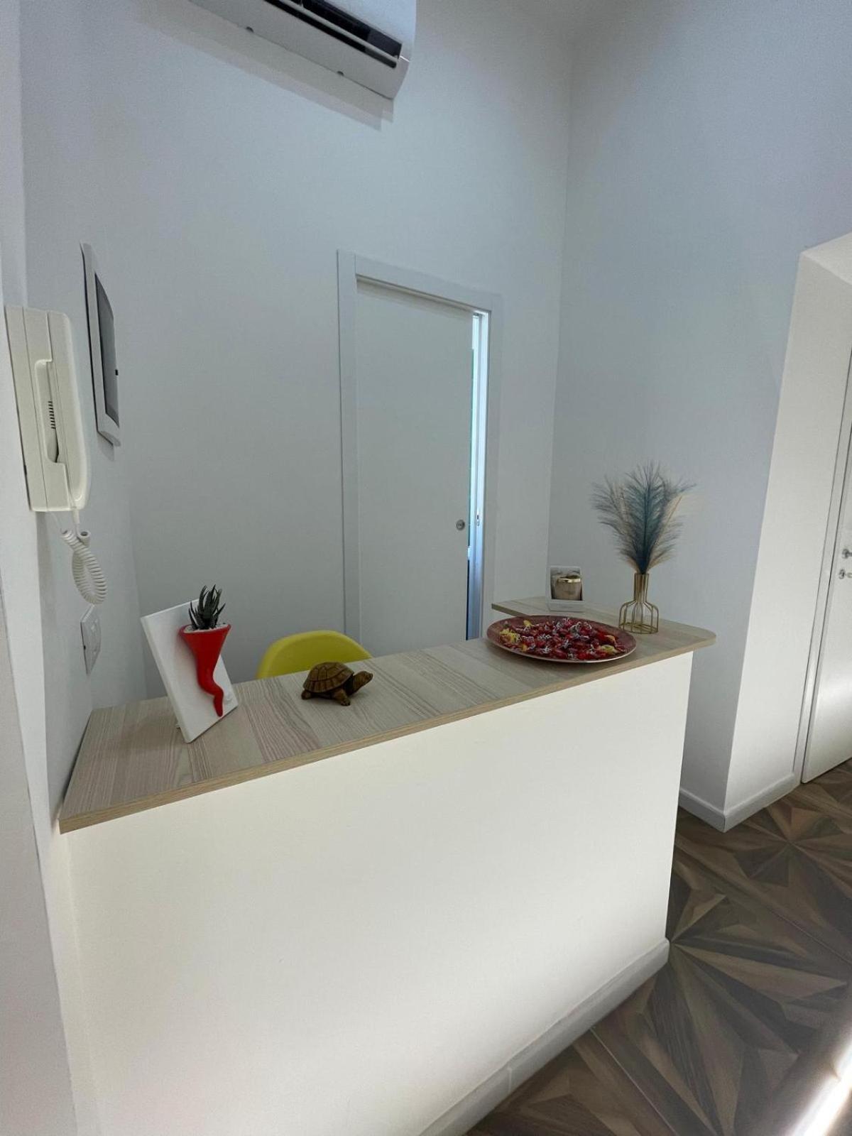 San Ferdinando Suite Room Наполи Екстериор снимка